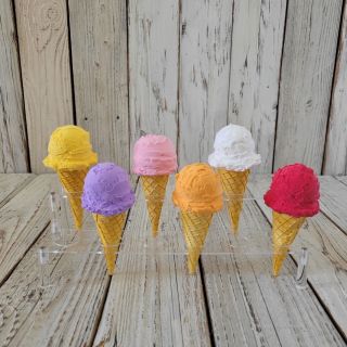 ✨Co si vymyslíte, to vytvoříme 🍦✨ 🎨 Máte taky svou vysněnou dekoraci? Ozvěte se nám! 📩info@fakecake.cz...